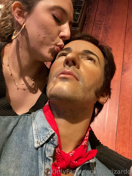 Charizard actrice chaude photo