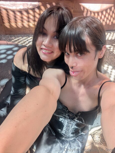 Nyxi Leon modelo bonita fotos