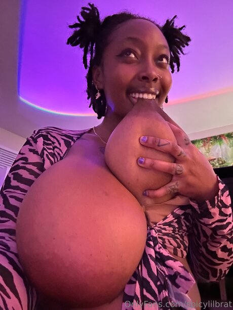 Spicylilbrat star du porno chaud archive