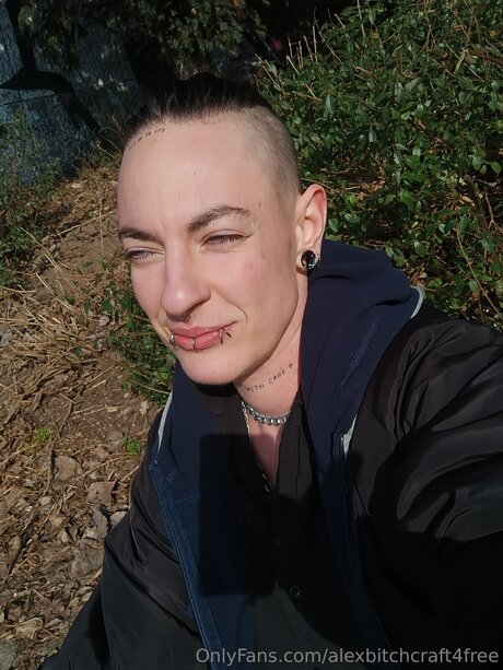Alexbitchcraft4free art modèle img