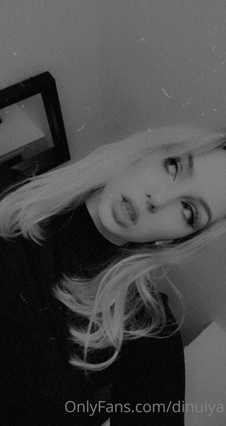 Dinulya estrella porno hd galerías