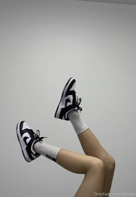 Dinulya estrella porno gratis imágenes