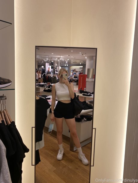 Dinulya mejor estrella imagen