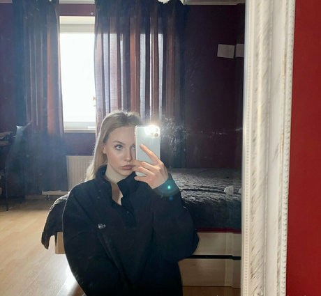 Dinulya modelo galería