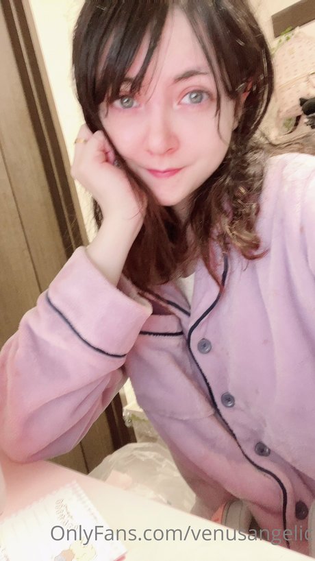 Venus Angelic étoile adulte images