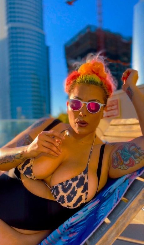 Zombiunicorn hot star pictures