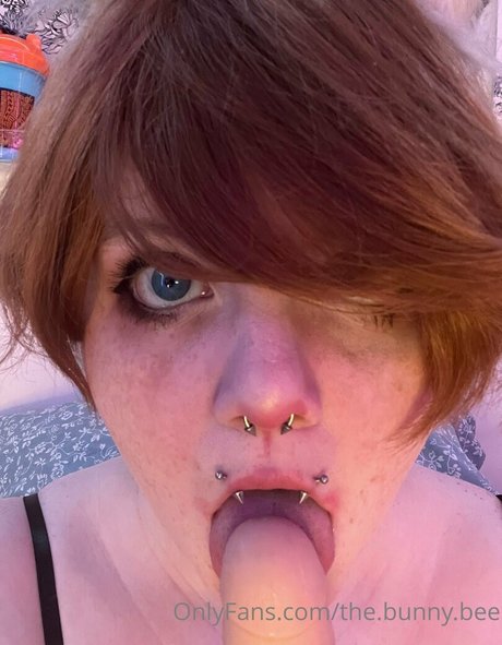 zomcel model pornographic pic