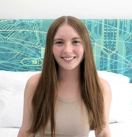 Zoey Zimmer star best photo