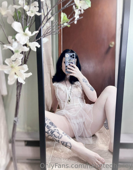Hauntedhailey star du porno exclusive des photos