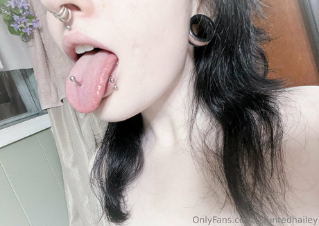 Hauntedhailey adult model archive