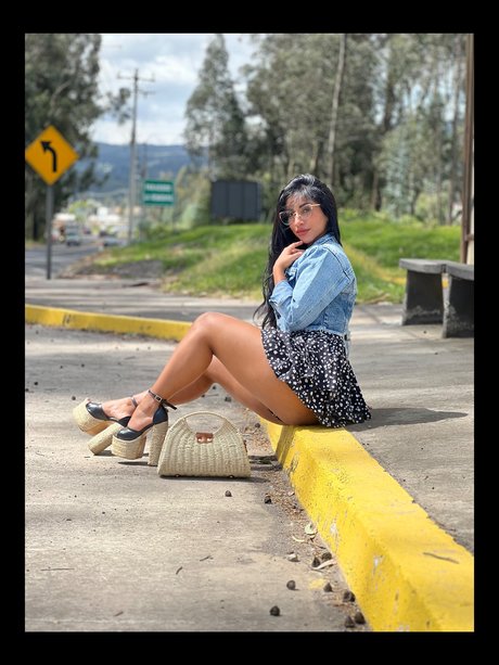Itati Joss sexy star images