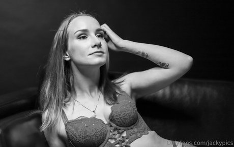 Jackypics actriz sexual archivo