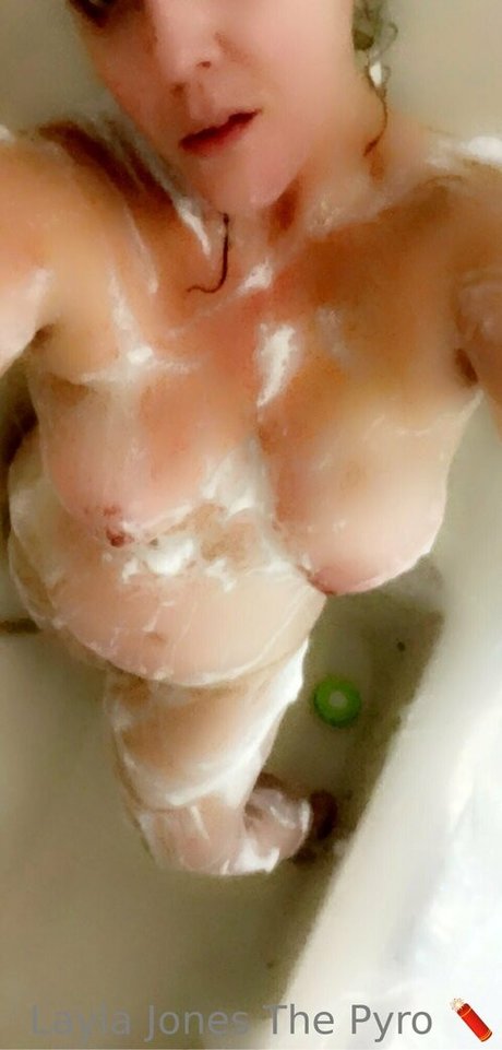 Layla Jones modèle xxx photos