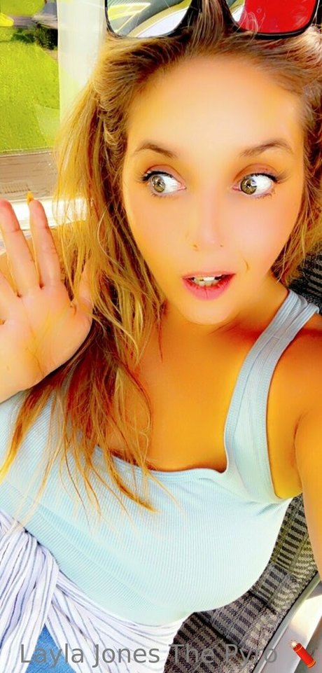 Layla Jones buena estrella porno imágenes