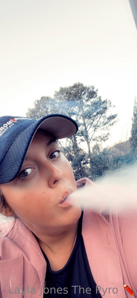 Layla Jones estrella xxx galería