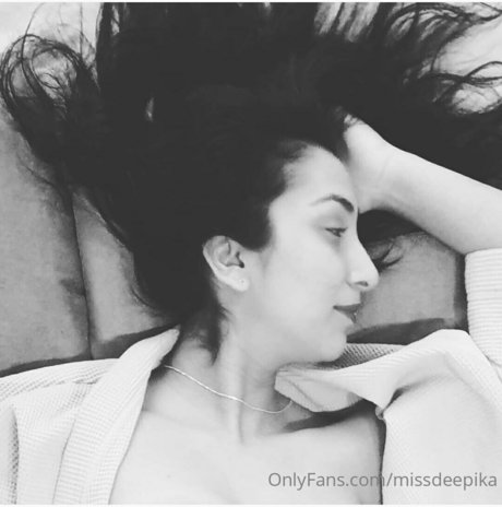 Missdeepika_ star hot images