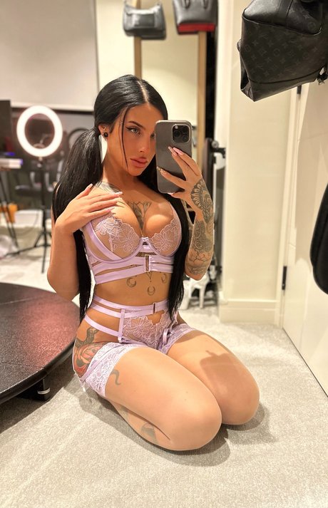 Pixie Dee erotic actress img