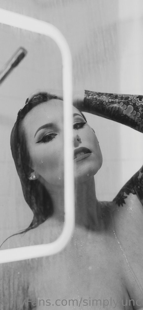 Simplyuncovered Jessie P modelo desnuda imágenes