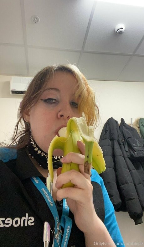 zombieciz actrice chaude img