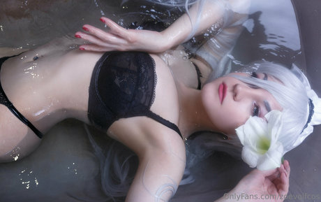 zoevolfcos modèle érotique des photos