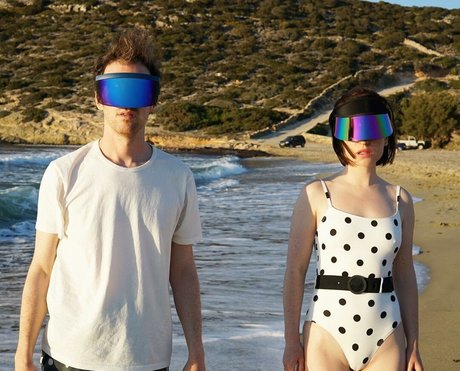 Zoe Lister Jones arte modelo galerías