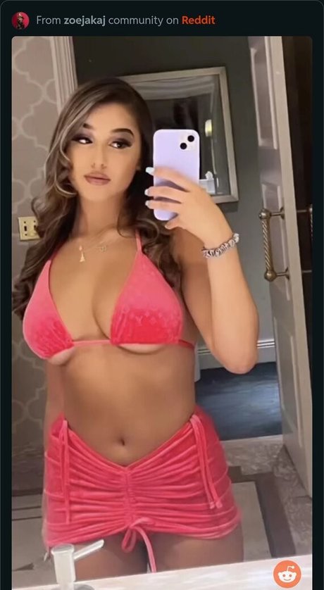 Zoe Jakaj star top pictures