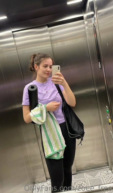 zoenafree modelo gratis imagen