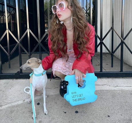 Zoe Colletti estrella porno de alta calidad galerías