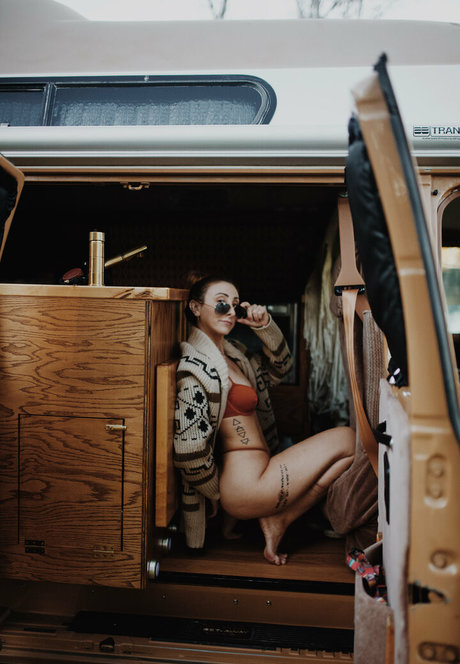 zoebytheriverfree modèle archive