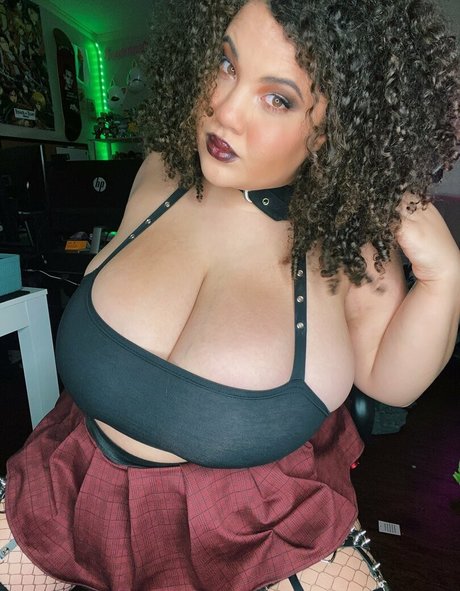 Kweenbailey23 model xxx archive