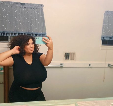 beautiful shemale onlyfans sexy naked pics