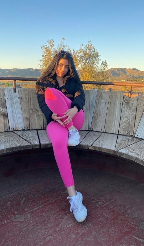 oliviawildofficial Miniature