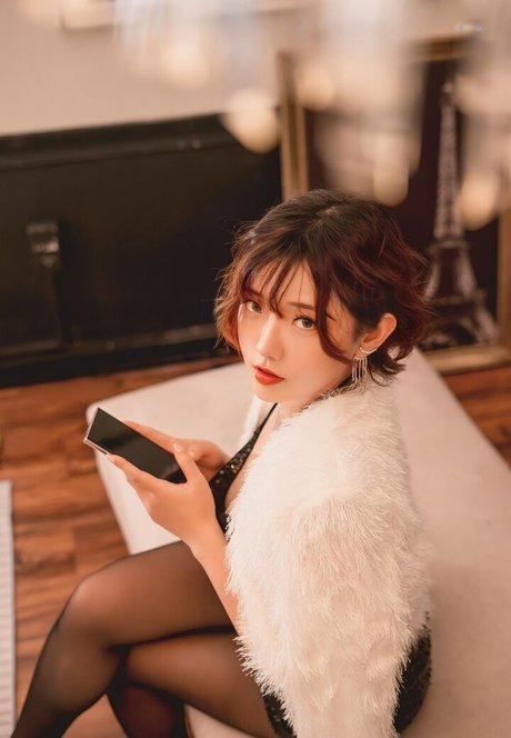 Messie Huang xxx model picture