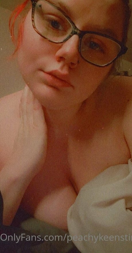 peachykeenstine22 buena actriz fotos