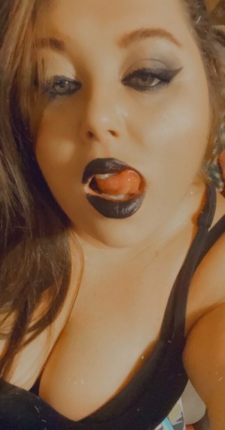 tkchaotic estrella porno atractiva foto