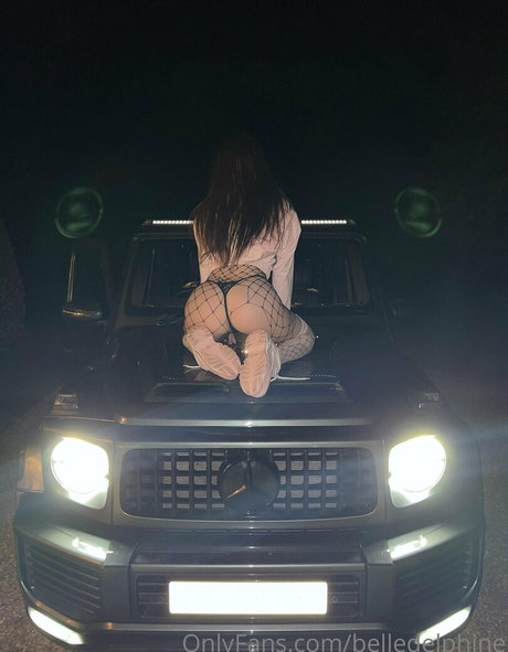 Belle Delphine pretty actress img