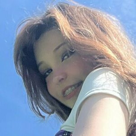 Belle Delphine naked star pictures