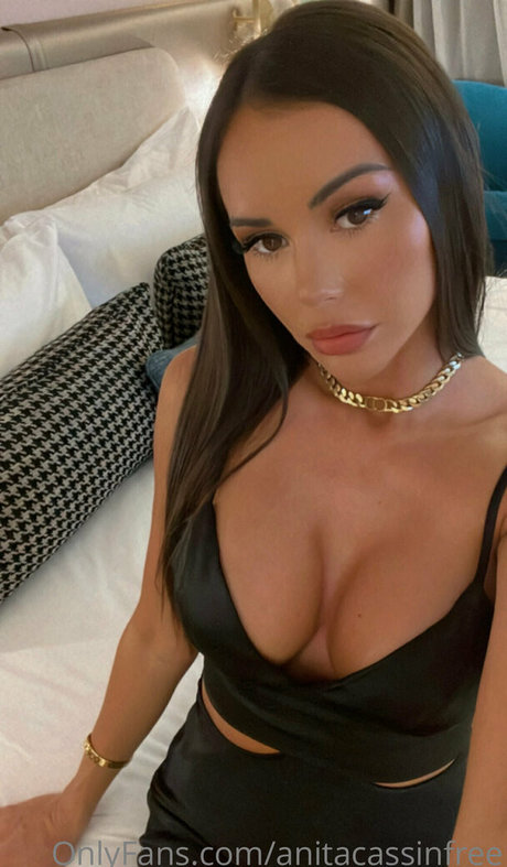 anitacassinfree estrella porno caliente foto