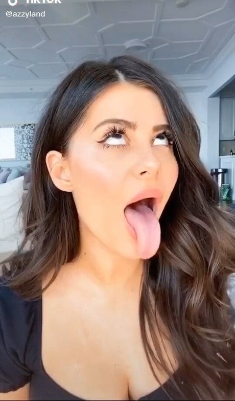 Azzyland actrice artistique photo