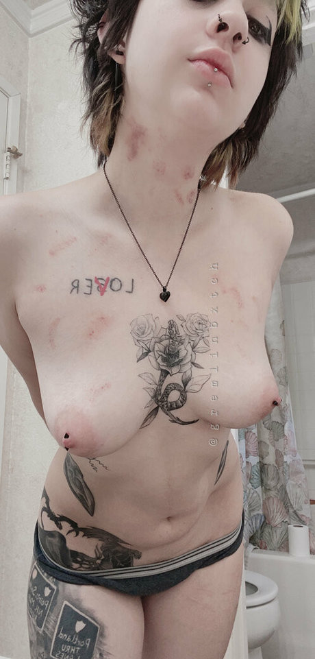 Gremlinbxtch hot star photos