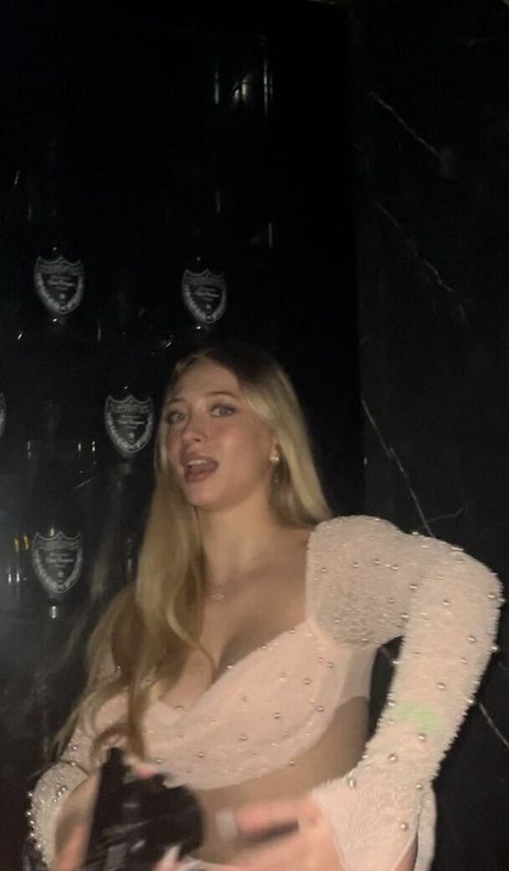Sophia Diamond modelo porno fotos