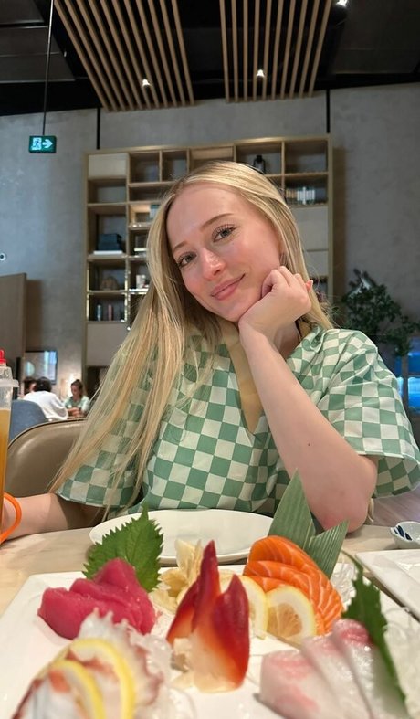 Sophia Diamond estrella porno exclusiva archivo