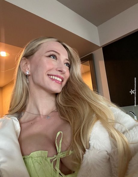Sophia Diamond star du porno sympa photos
