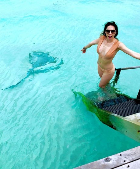 Whitney Cummings estrella porno exclusiva galerías