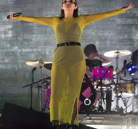 Lauren Mayberry étoile parfaite galeries