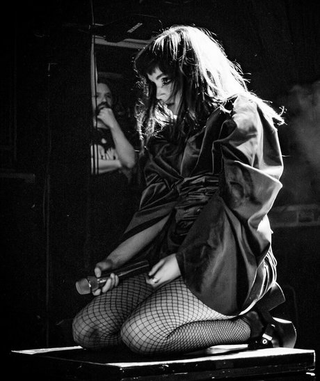 Lauren Mayberry modèle adulte collection