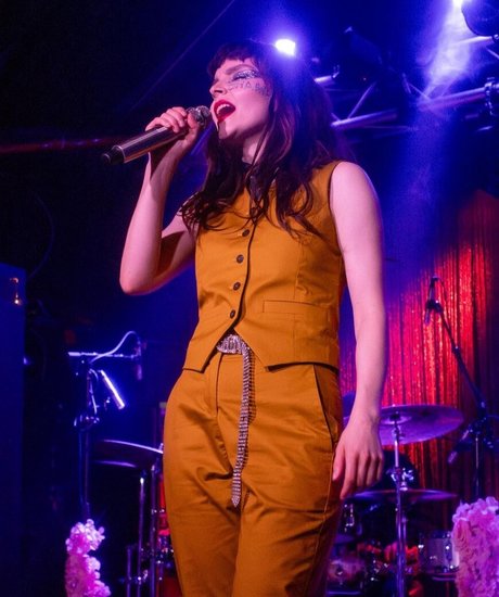 Lauren Mayberry actriz perfecta imágenes