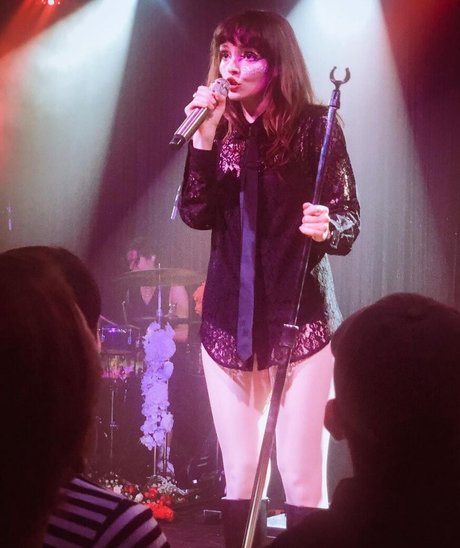 Lauren Mayberry actriz perfecta archivo