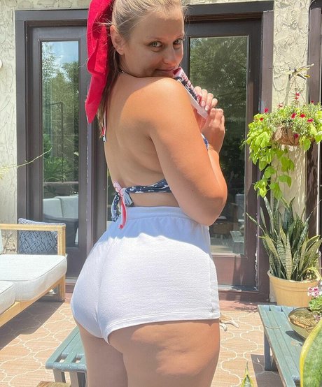 Justanotherbutt estrella adulta fotos