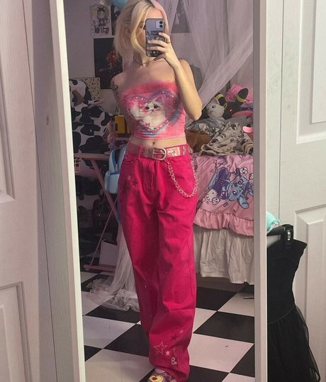 Iluvmeww actrice érotique galeries